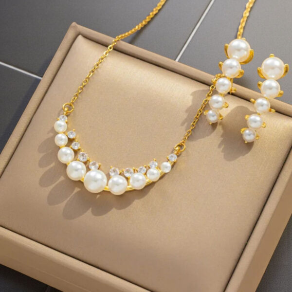 Smile Necklace and Earrings Set.